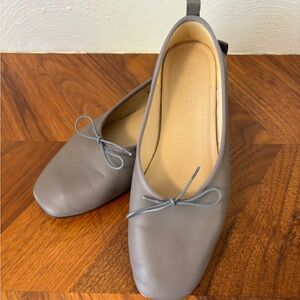 Everlane’s Ballet Flat in Blue Grey GUC